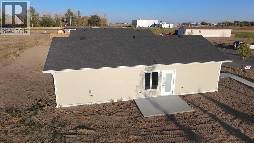 Property at 4913 72 Avenue image 4