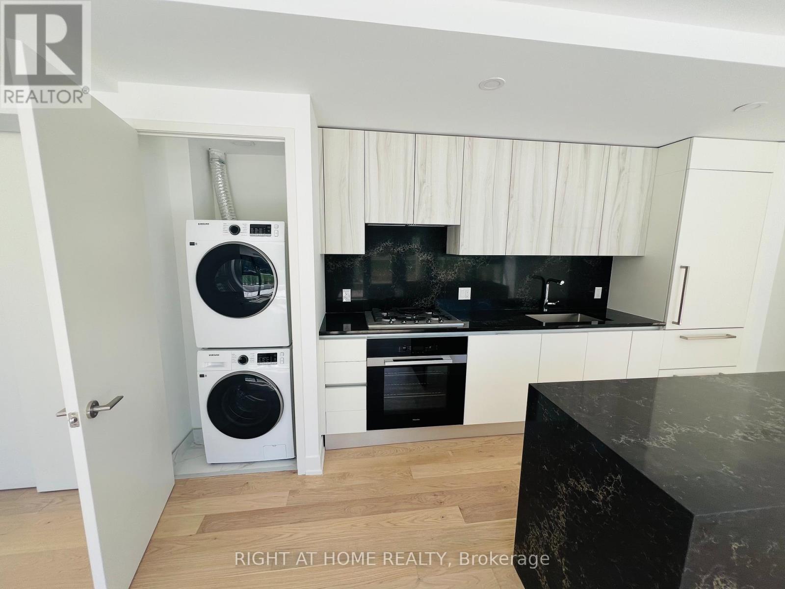 101 - 200 Keewatin Avenue, Toronto, Ontario  M4P 1Z8 - Photo 8 - C12470194