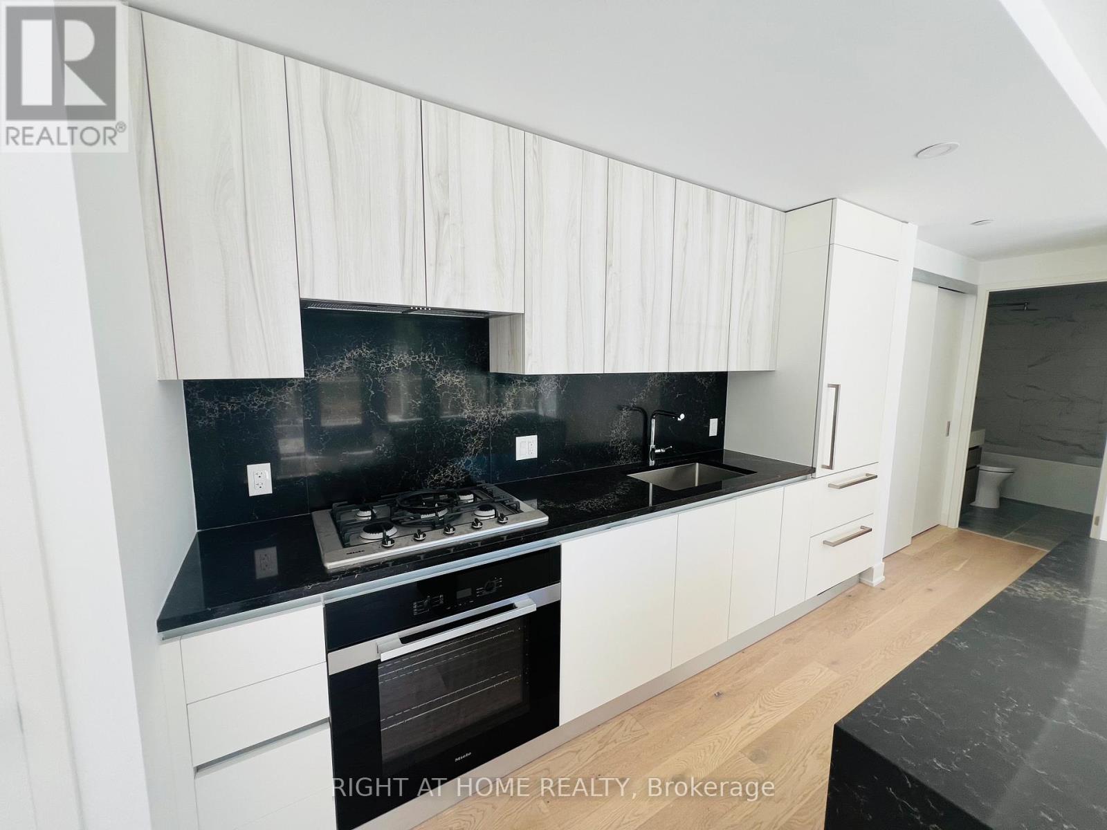101 - 200 Keewatin Avenue, Toronto, Ontario  M4P 1Z8 - Photo 7 - C12470194