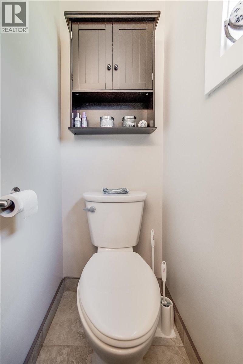 6010 Harrop-Procter Road, Nelson, British Columbia  V1L 6P7 - Photo 34 - 10365212