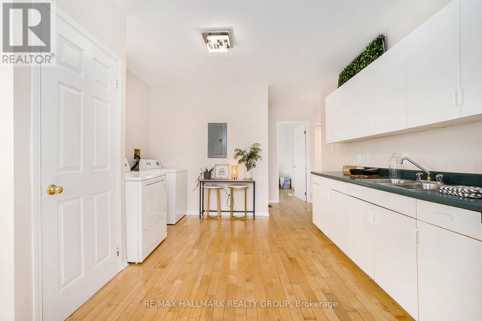 22 Maple Avenue, Smiths Falls, Ontario  K7A 1Z9 - Photo 11 - X12368219
