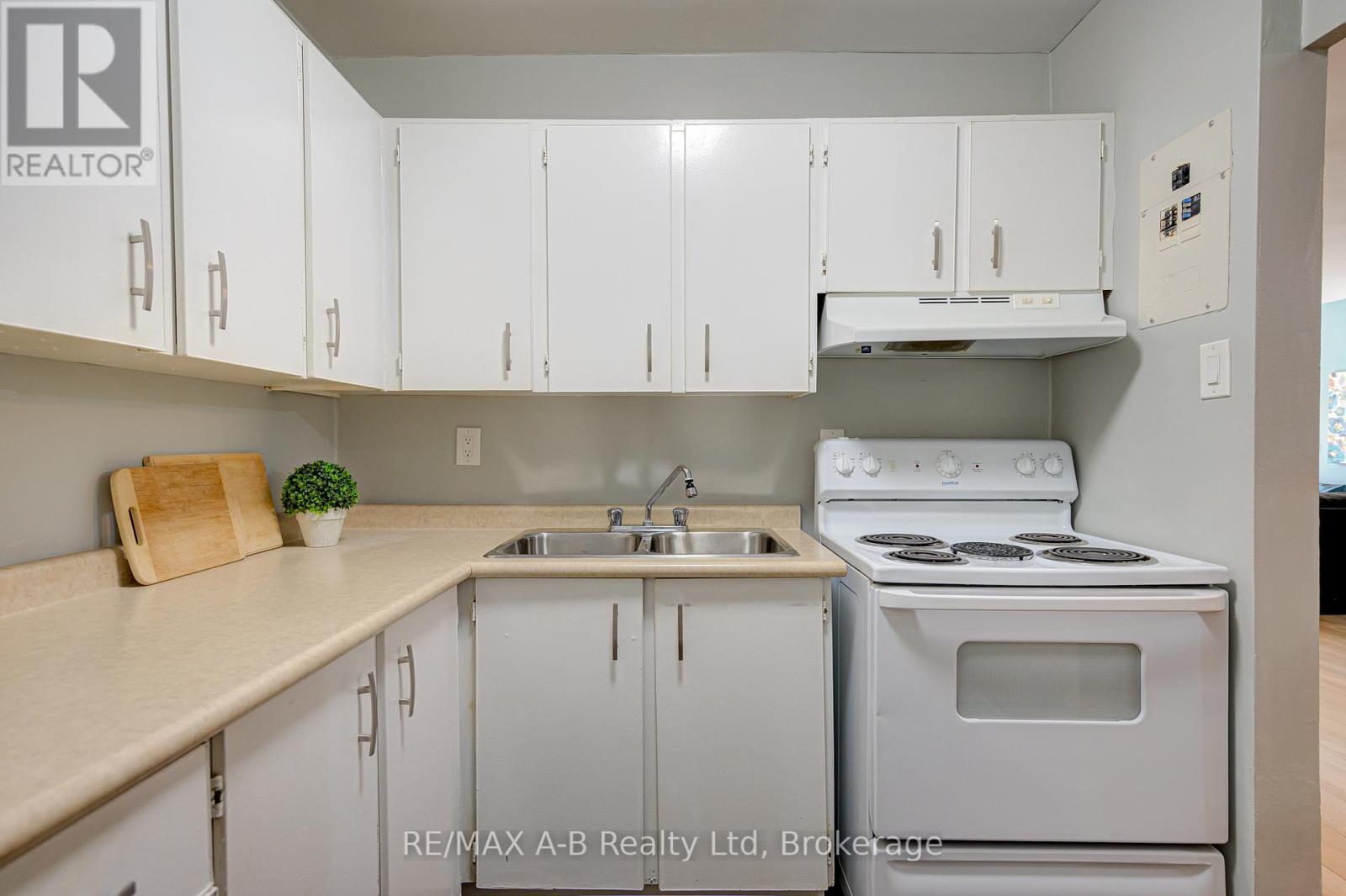 101 - 583 Mornington Avenue, London East (East G), Ontario  N5Y 3E9 - Photo 32 - X12470522