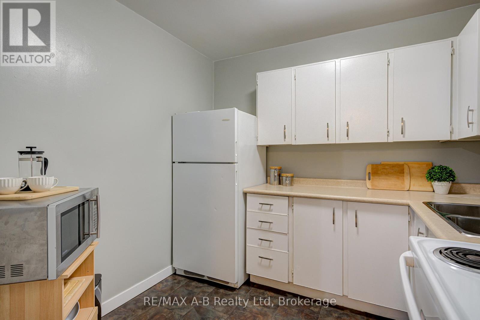 101 - 583 Mornington Avenue, London East (East G), Ontario  N5Y 3E9 - Photo 33 - X12470522