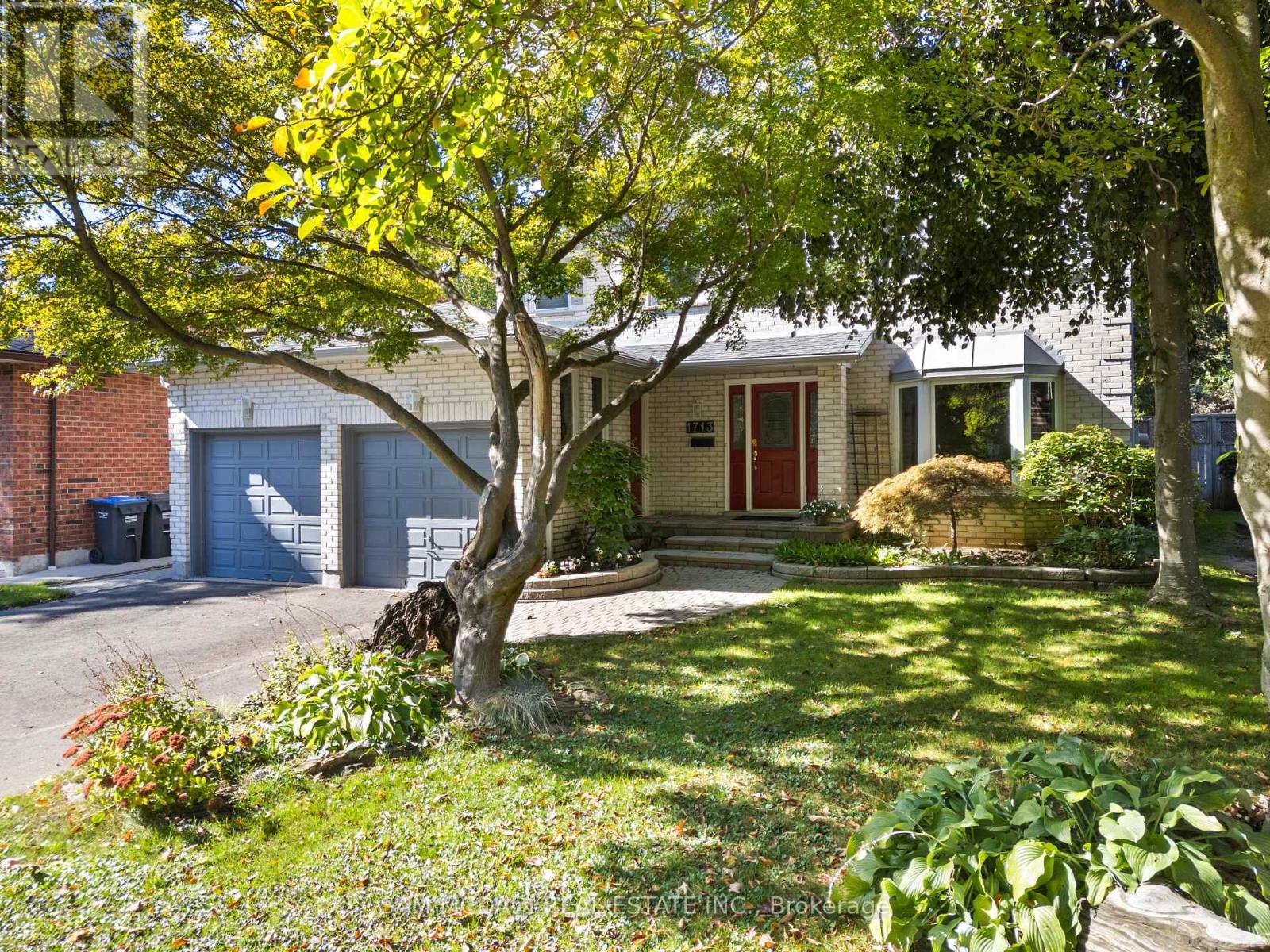 1713 Pengilley Place, Mississauga, Ontario  L5J 4R8 - Photo 4 - W12470518