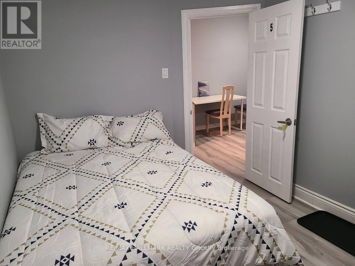 474 Somerset Street W, Ottawa, Ontario  K1R 5J8 - Photo 11 - X12470520