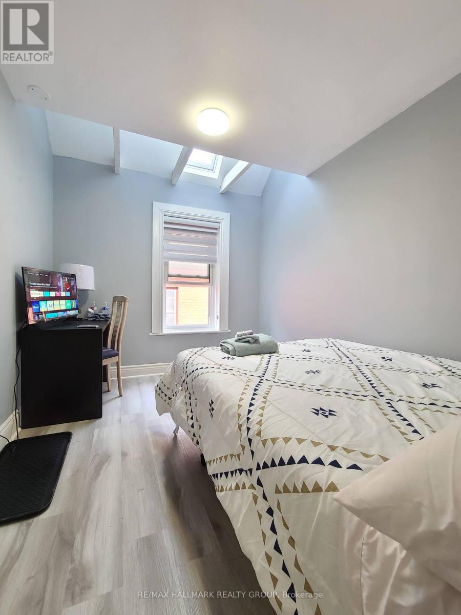 474 Somerset Street W, Ottawa, Ontario  K1R 5J8 - Photo 9 - X12470520