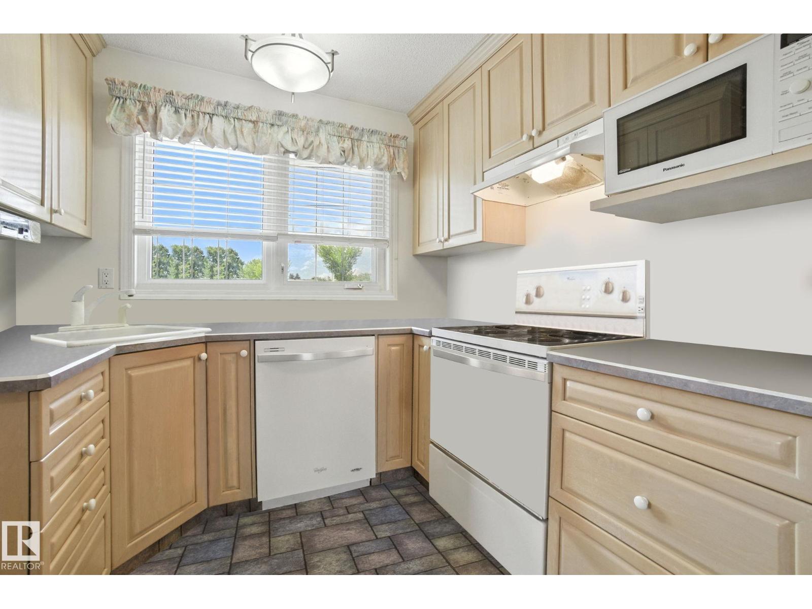 14936 81 St Nw, Edmonton, Alberta  T5C 1P5 - Photo 12 - E4462719