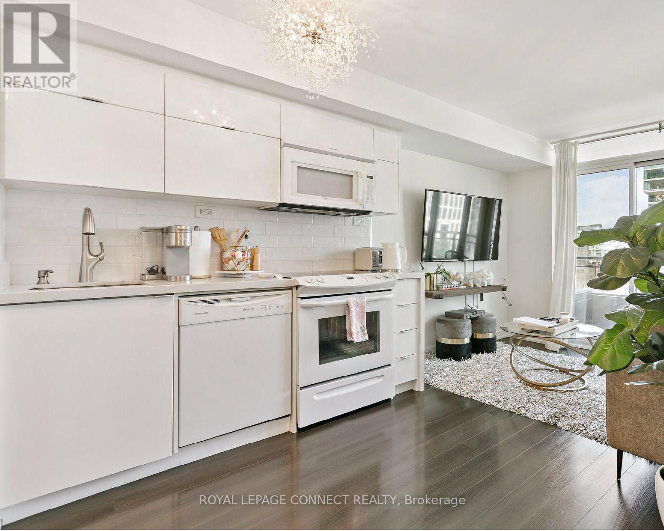 921 - 151 Dan Leckie Way, Toronto, Ontario  M5V 4B2 - Photo 4 - C12438707