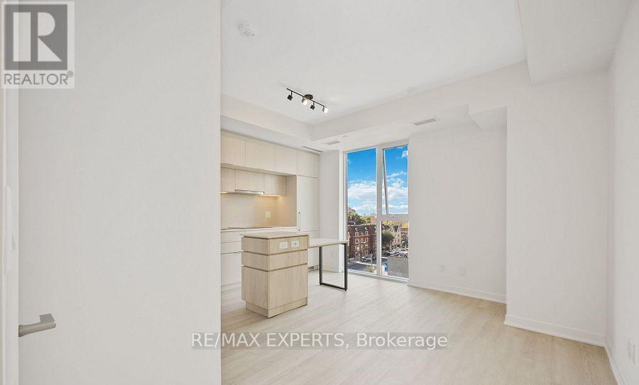 709 - 185 Alberta Avenue, Toronto, Ontario  M6C 0A5 - Photo 12 - C12470526