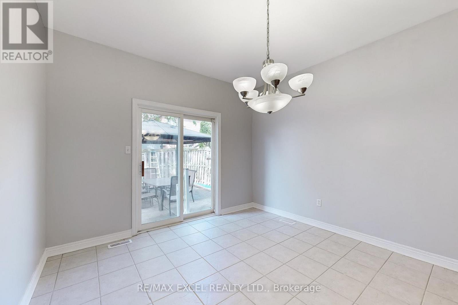 38 Ayhart Street, Markham, Ontario  L6E 1H4 - Photo 17 - N12470529
