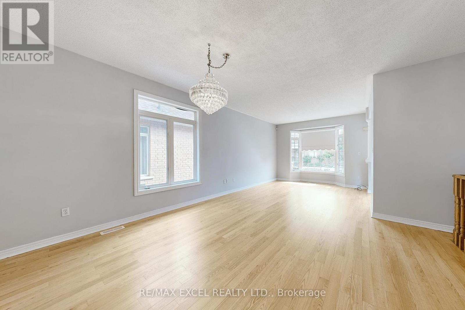 38 Ayhart Street, Markham, Ontario  L6E 1H4 - Photo 5 - N12470529