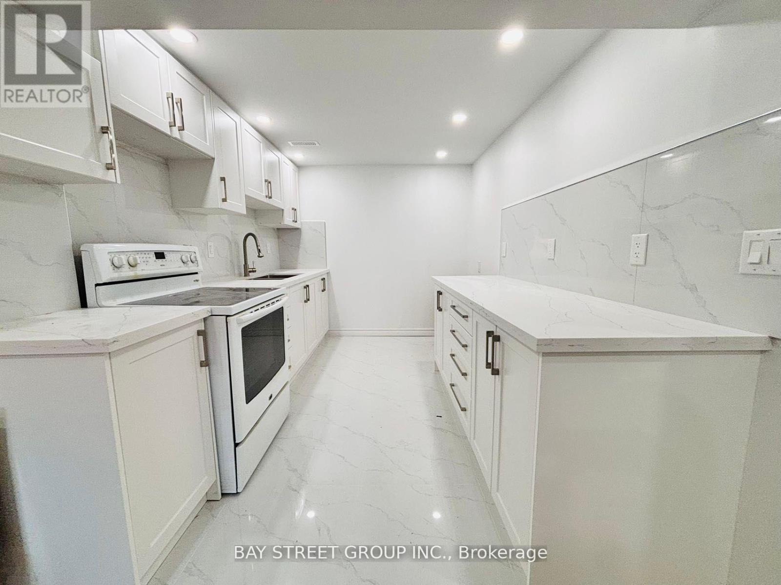 Bsmt - 457 Windhurst Gate, Richmond Hill, Ontario  L4C 2V3 - Photo 4 - N12470535