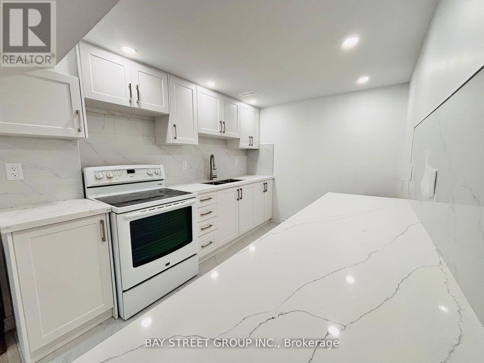 Bsmt - 457 Windhurst Gate, Richmond Hill, Ontario  L4C 2V3 - Photo 5 - N12470535