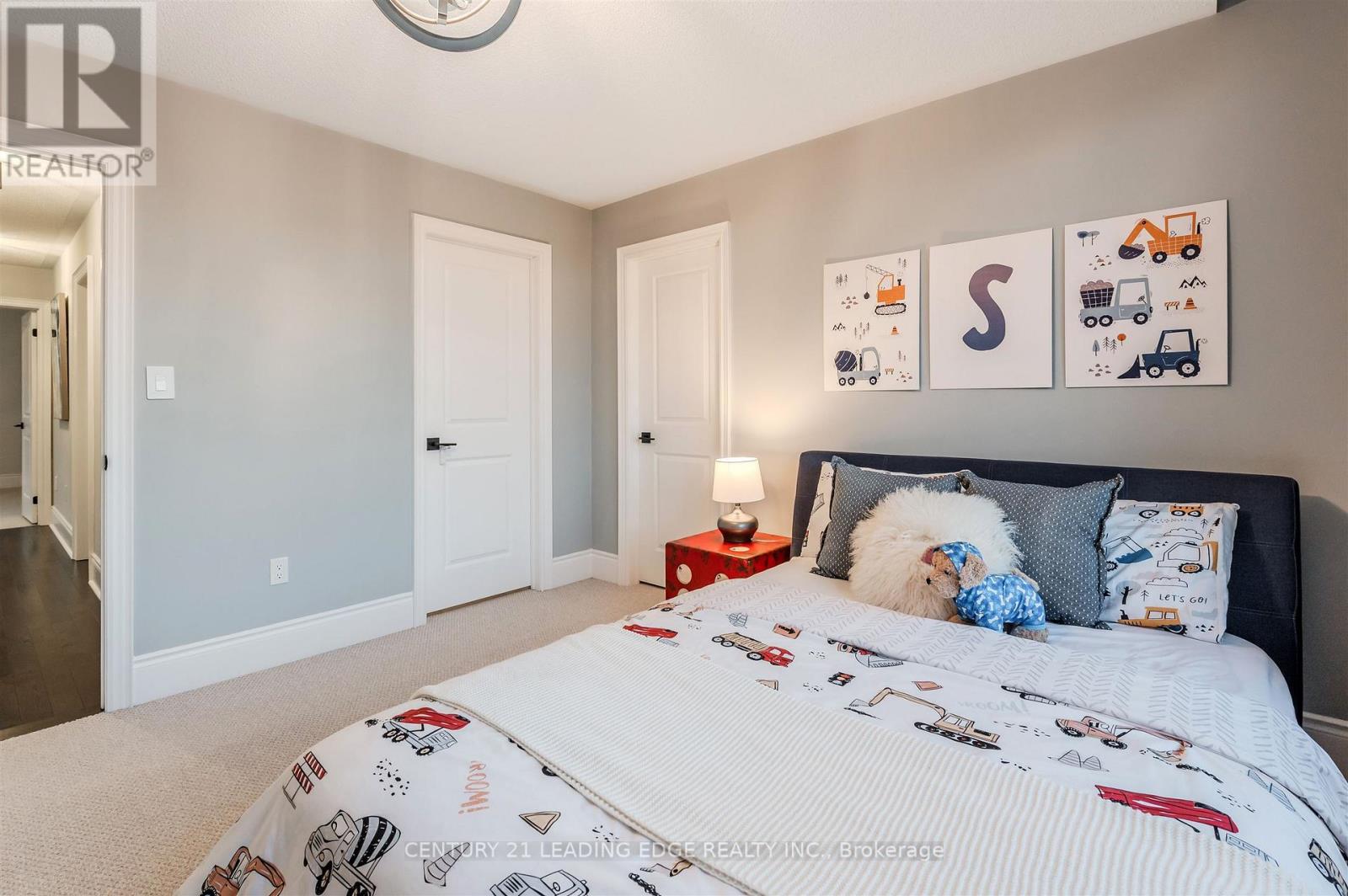 82 Gibson Circle, Bradford West Gwillimbury, Ontario  L3Z 0W9 - Photo 18 - N12470539