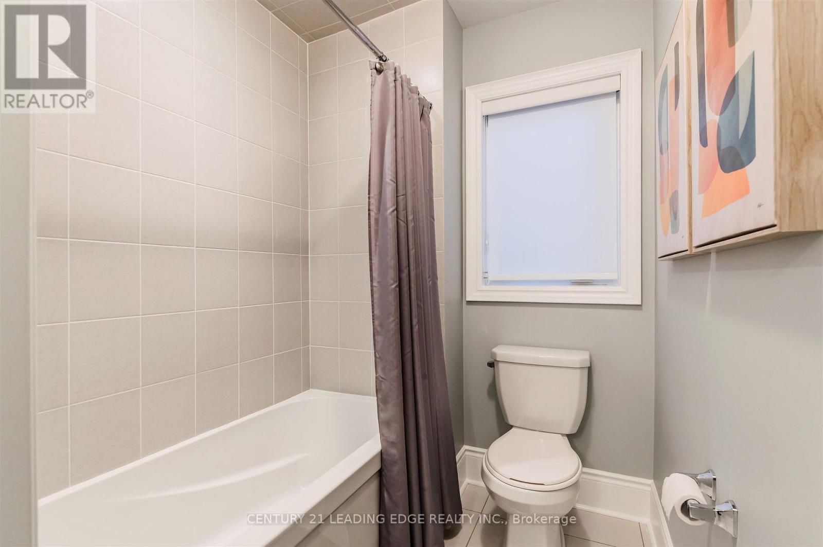 82 Gibson Circle, Bradford West Gwillimbury, Ontario  L3Z 0W9 - Photo 20 - N12470539