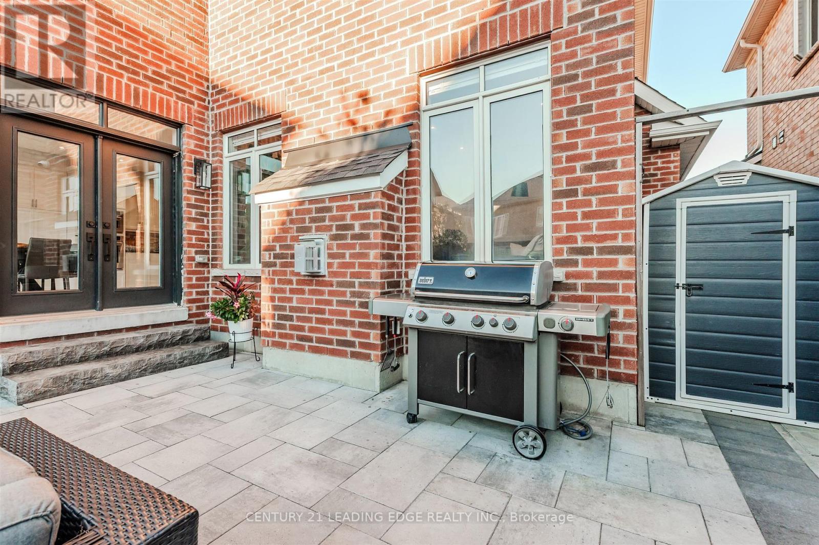 82 Gibson Circle, Bradford West Gwillimbury, Ontario  L3Z 0W9 - Photo 34 - N12470539