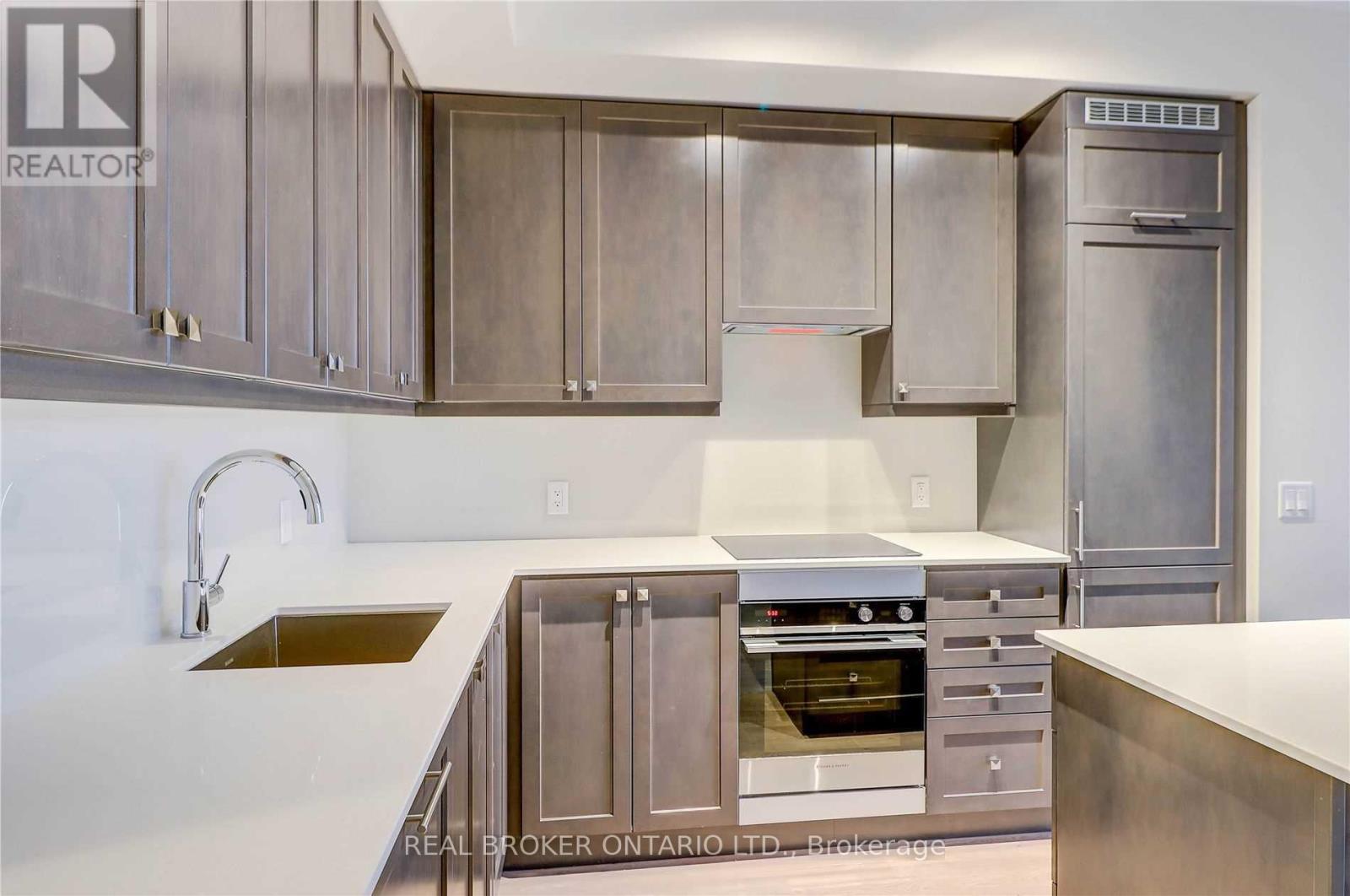 1110 - 9075 Jane Street, Vaughan, Ontario  L4K 0L7 - Photo 9 - N12470540