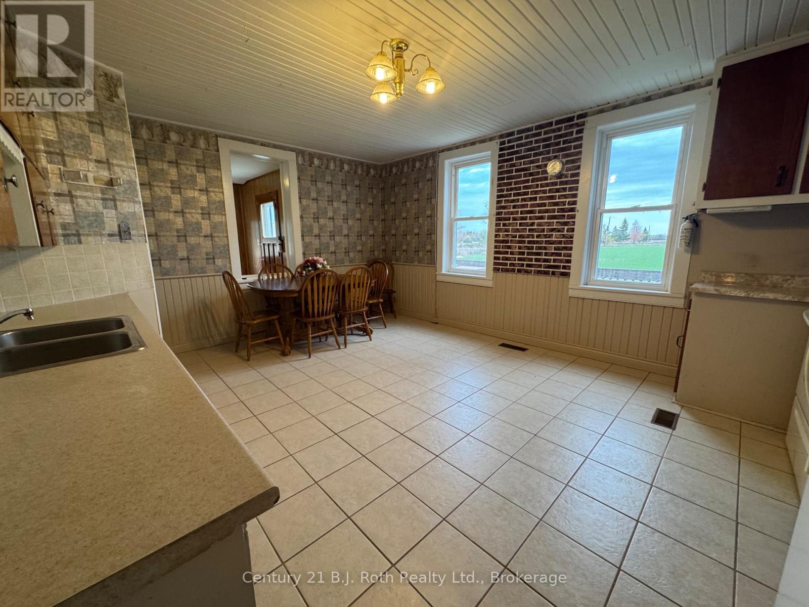 1767 10 Concession, Ramara, Ontario  L0K 1B0 - Photo 9 - S12470551