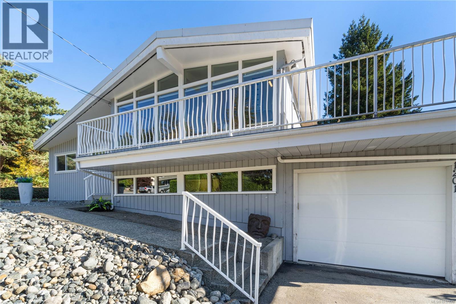 1201 Thunderbird Dr, Nanaimo, British Columbia