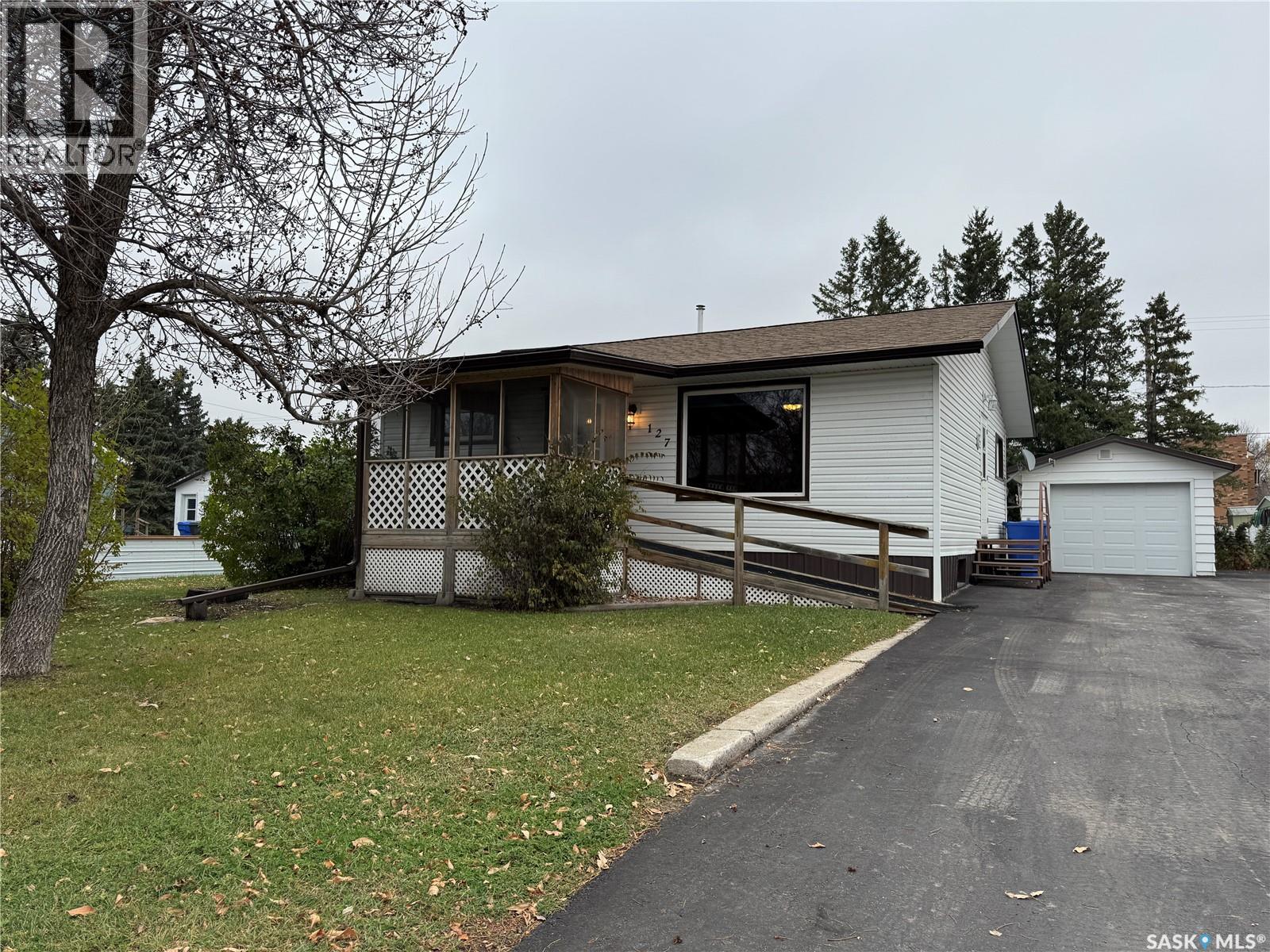 127 Broadway STREET, Foam Lake, Saskatchewan