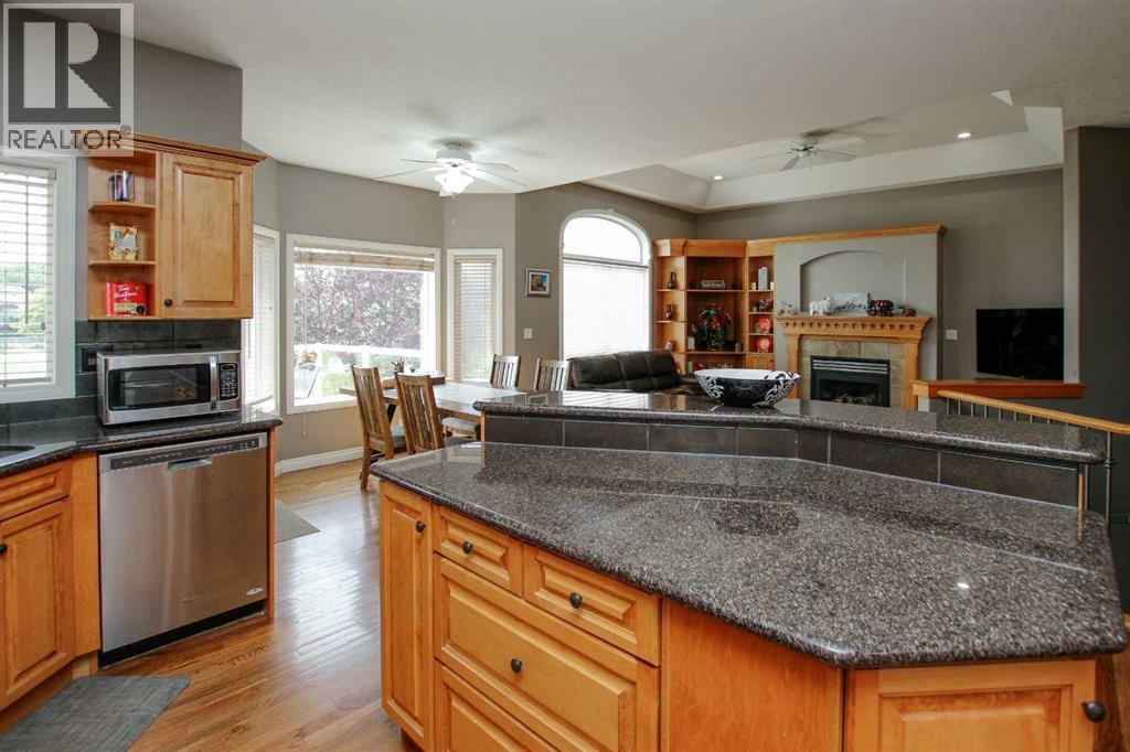 49 Leung Close, Red Deer, Alberta  T4R 2W6 - Photo 7 - A2255598