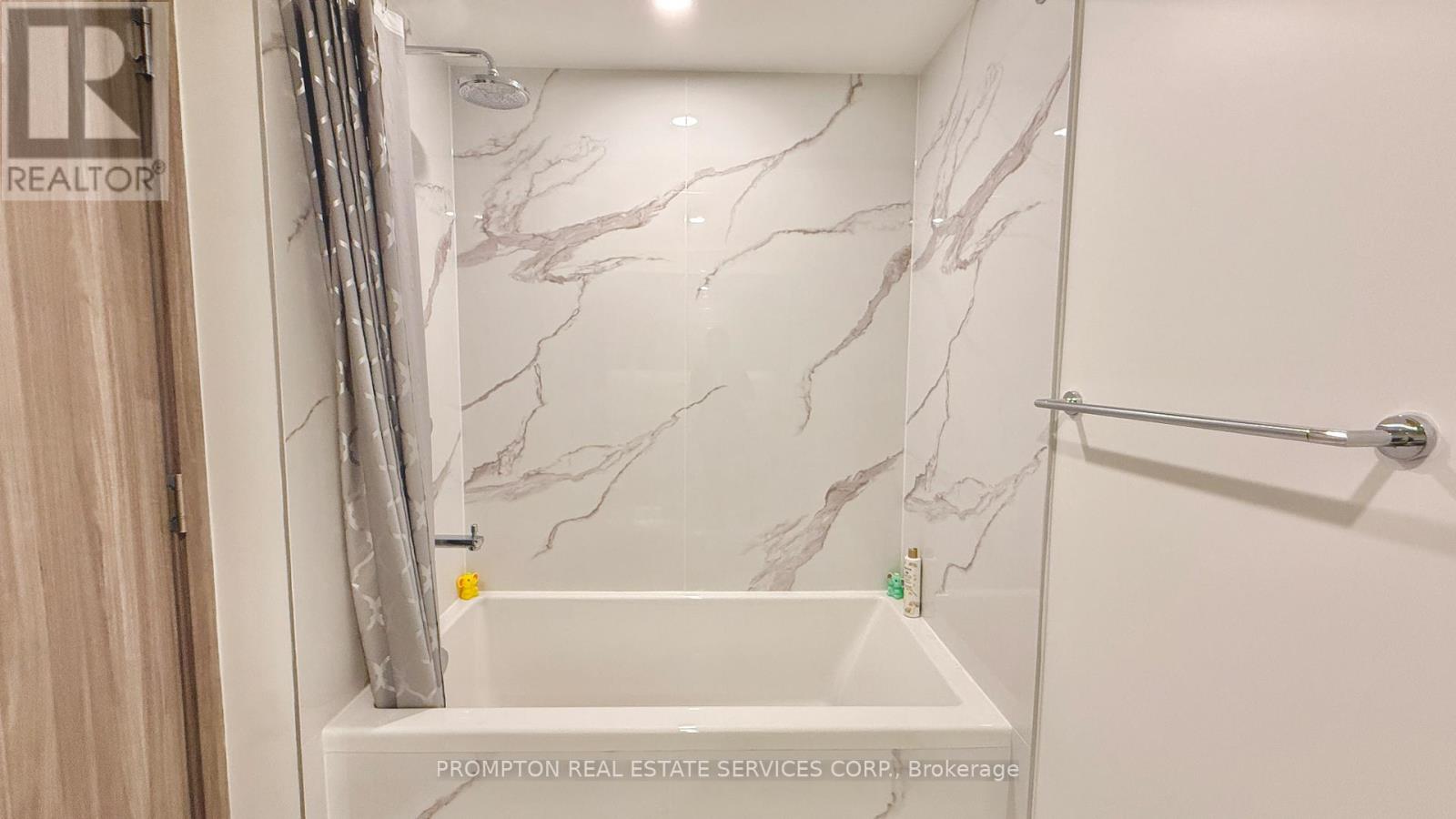 5507 - 1 Concord Cityplace Way, Toronto, Ontario  M5V 0X3 - Photo 13 - C12470543