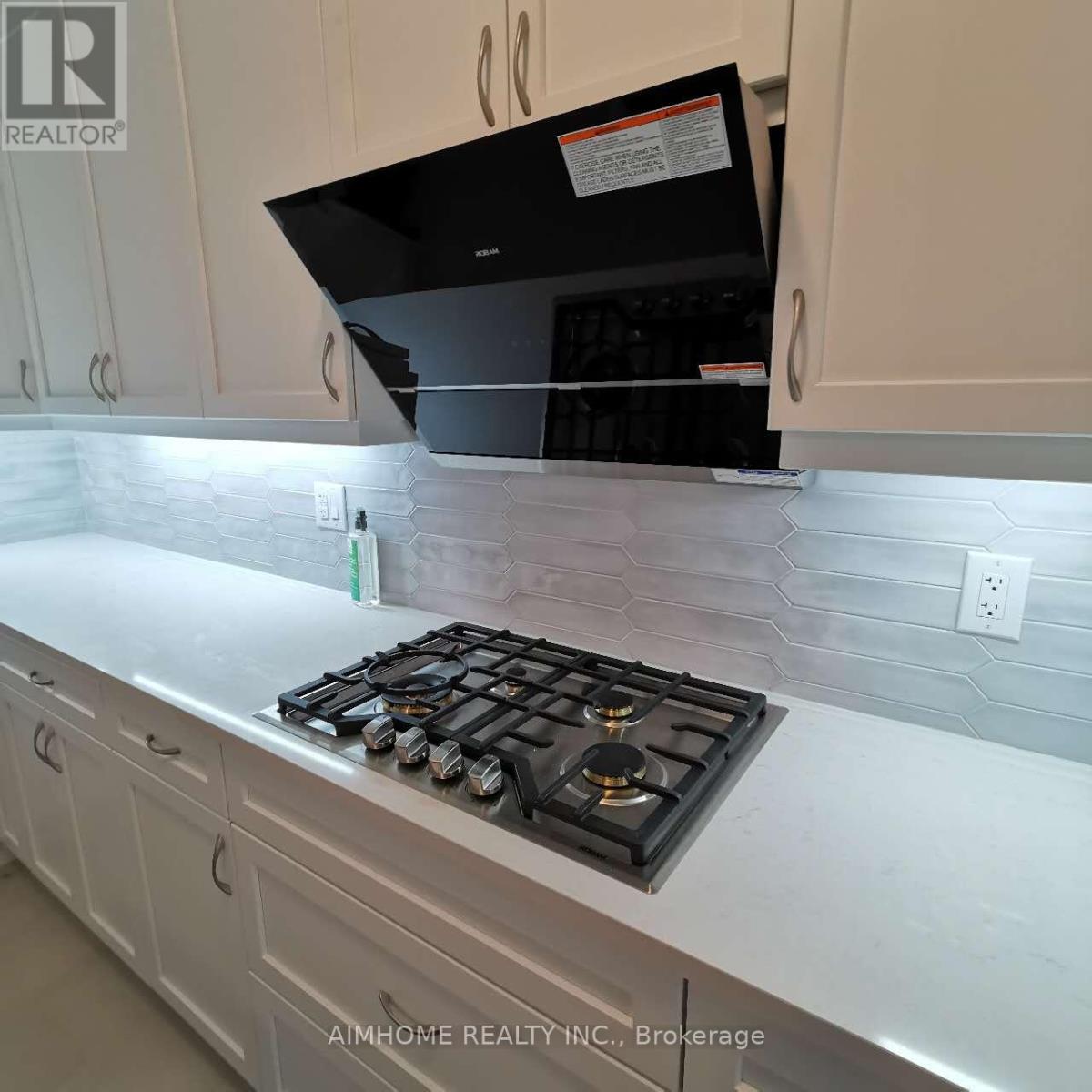26 Navitas Crescent, Markham, Ontario  L6C 3K6 - Photo 10 - N12470542