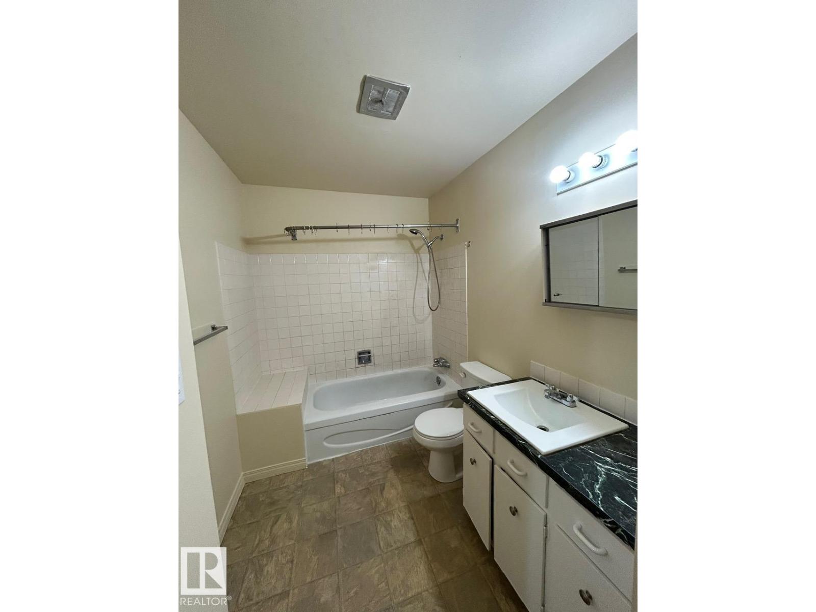 130 Roseland Vg Nw, Edmonton, Alberta  T5E 5R6 - Photo 10 - E4462722
