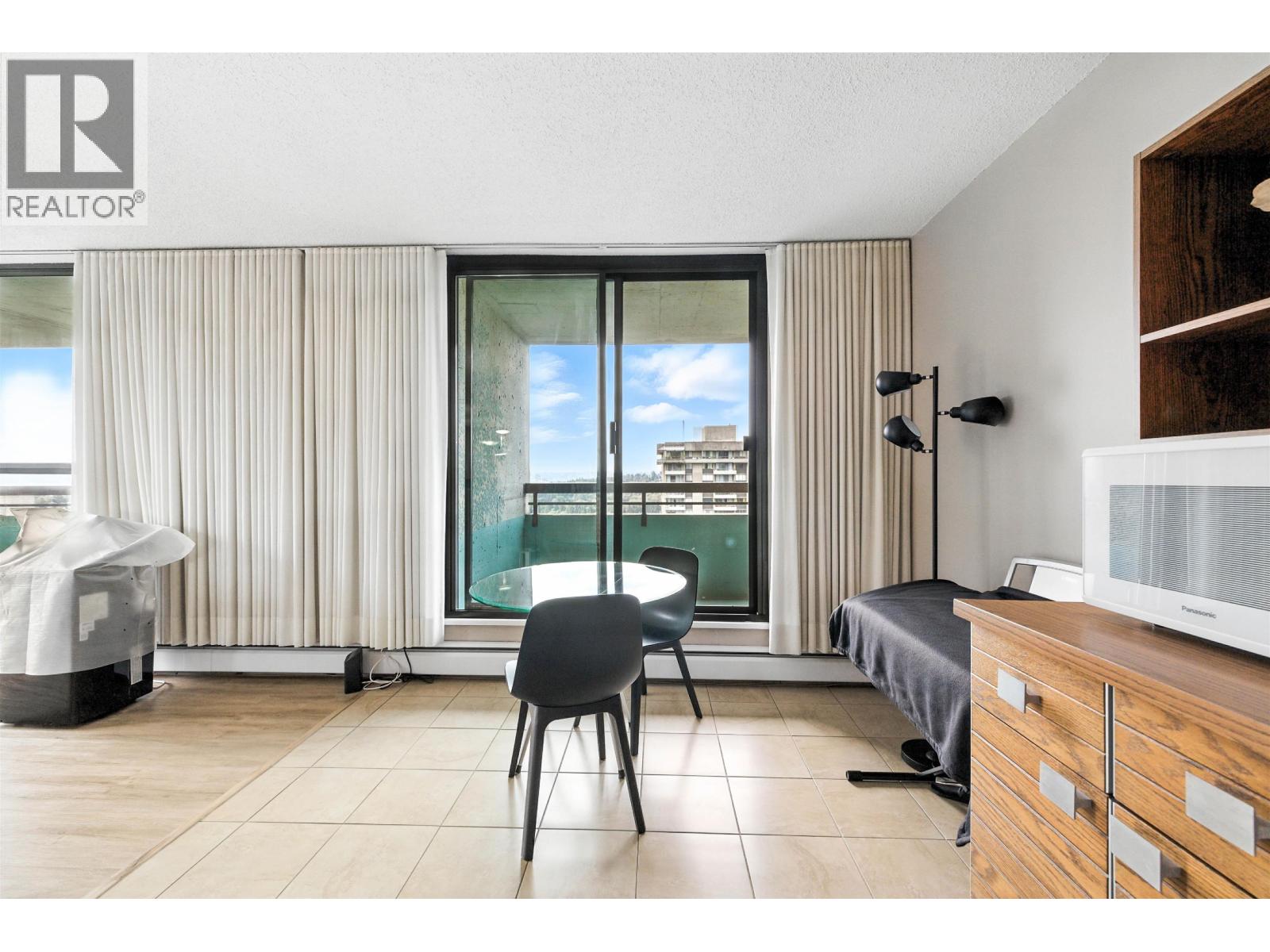 2403 3737 Bartlett Court, Burnaby, British Columbia  V3J 7E3 - Photo 11 - R3040444