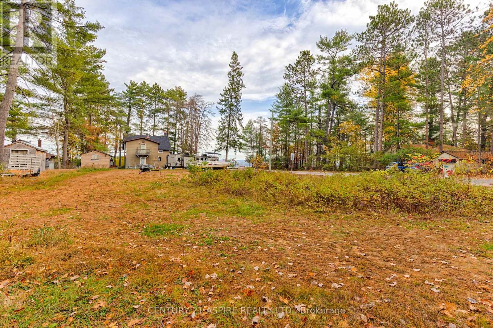 58 East Street, Petawawa, Ontario  K8H 2N9 - Photo 8 - X12470356