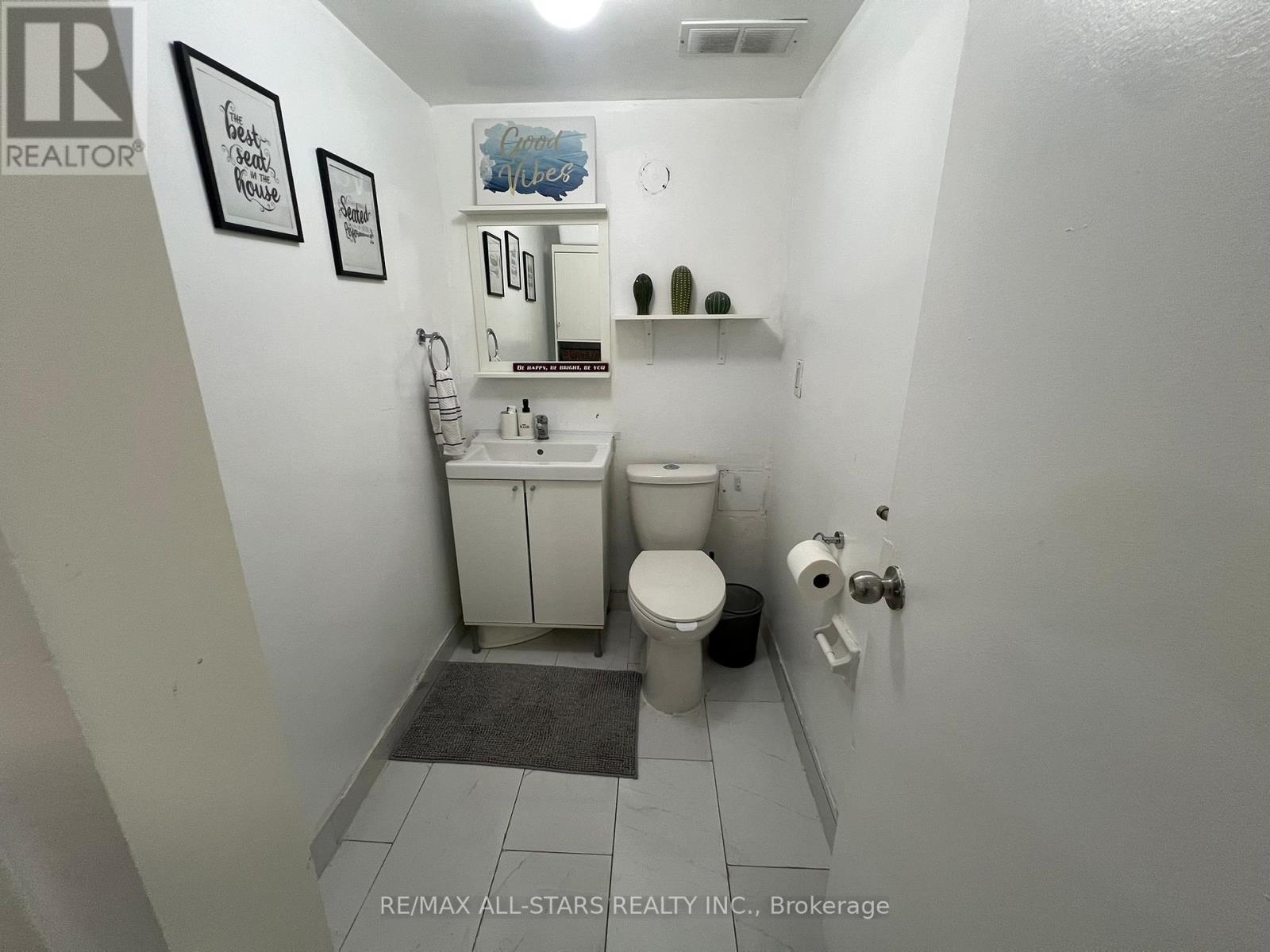 109 - 200 Lotherton Pathway, Toronto, Ontario  M6B 2G8 - Photo 20 - W12360096