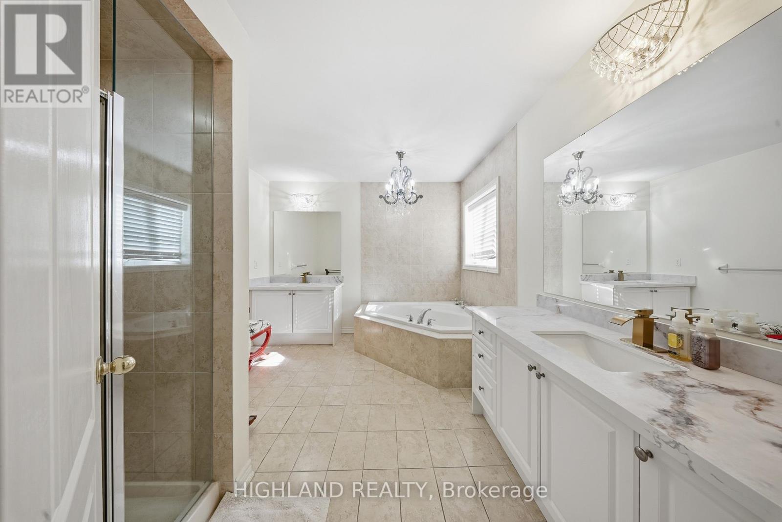 426 Hidden Trail, Oakville, Ontario  L6M 0N4 - Photo 18 - W12470552