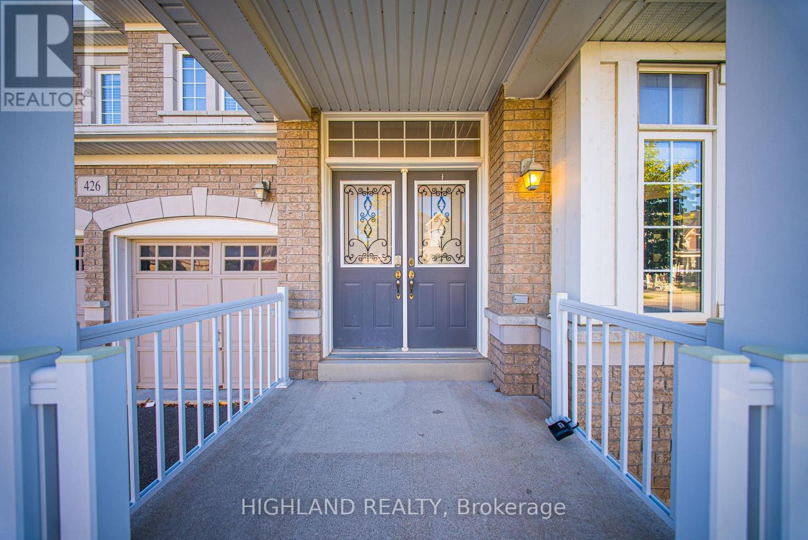 426 Hidden Trail, Oakville, Ontario  L6M 0N4 - Photo 2 - W12470552