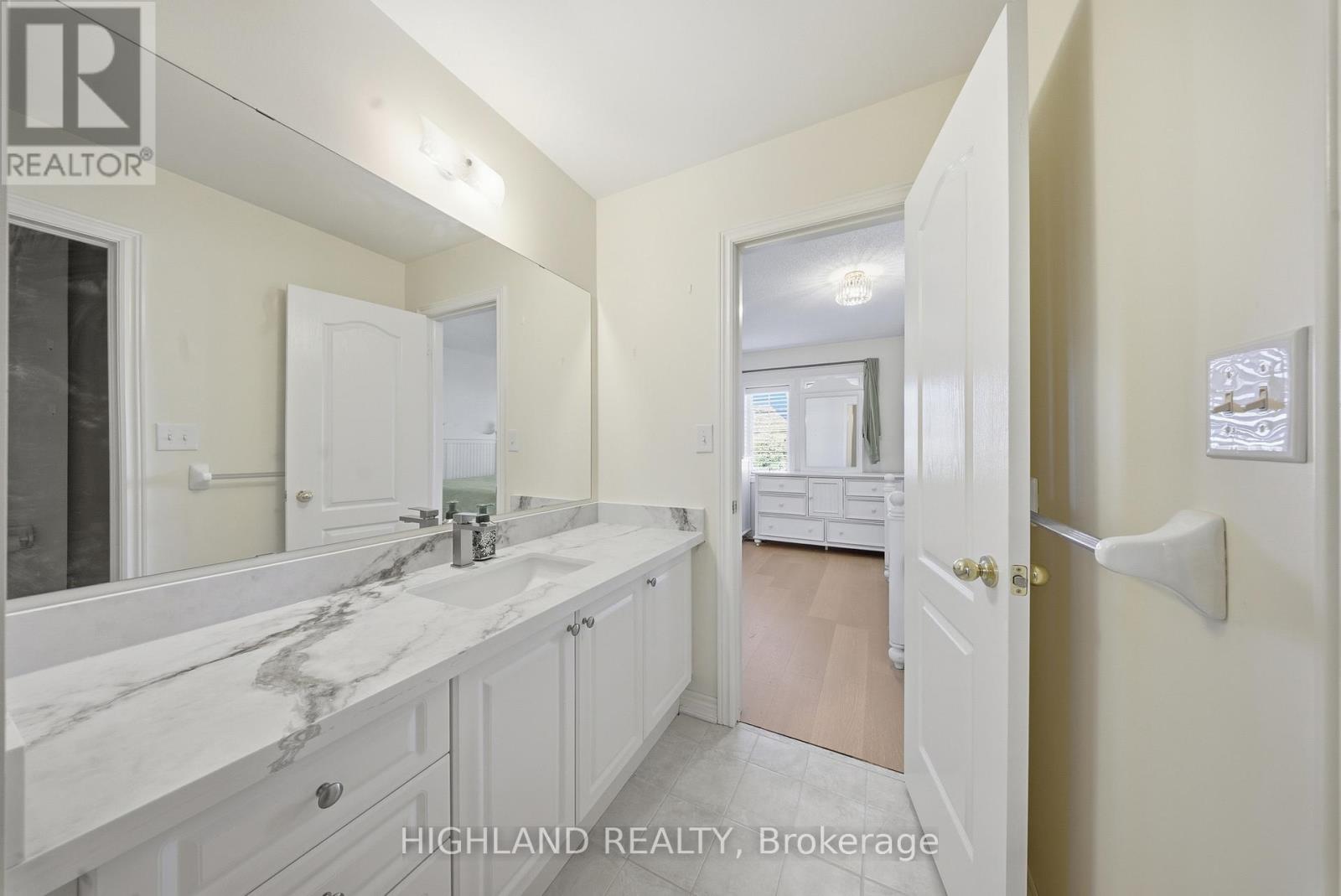 426 Hidden Trail, Oakville, Ontario  L6M 0N4 - Photo 25 - W12470552