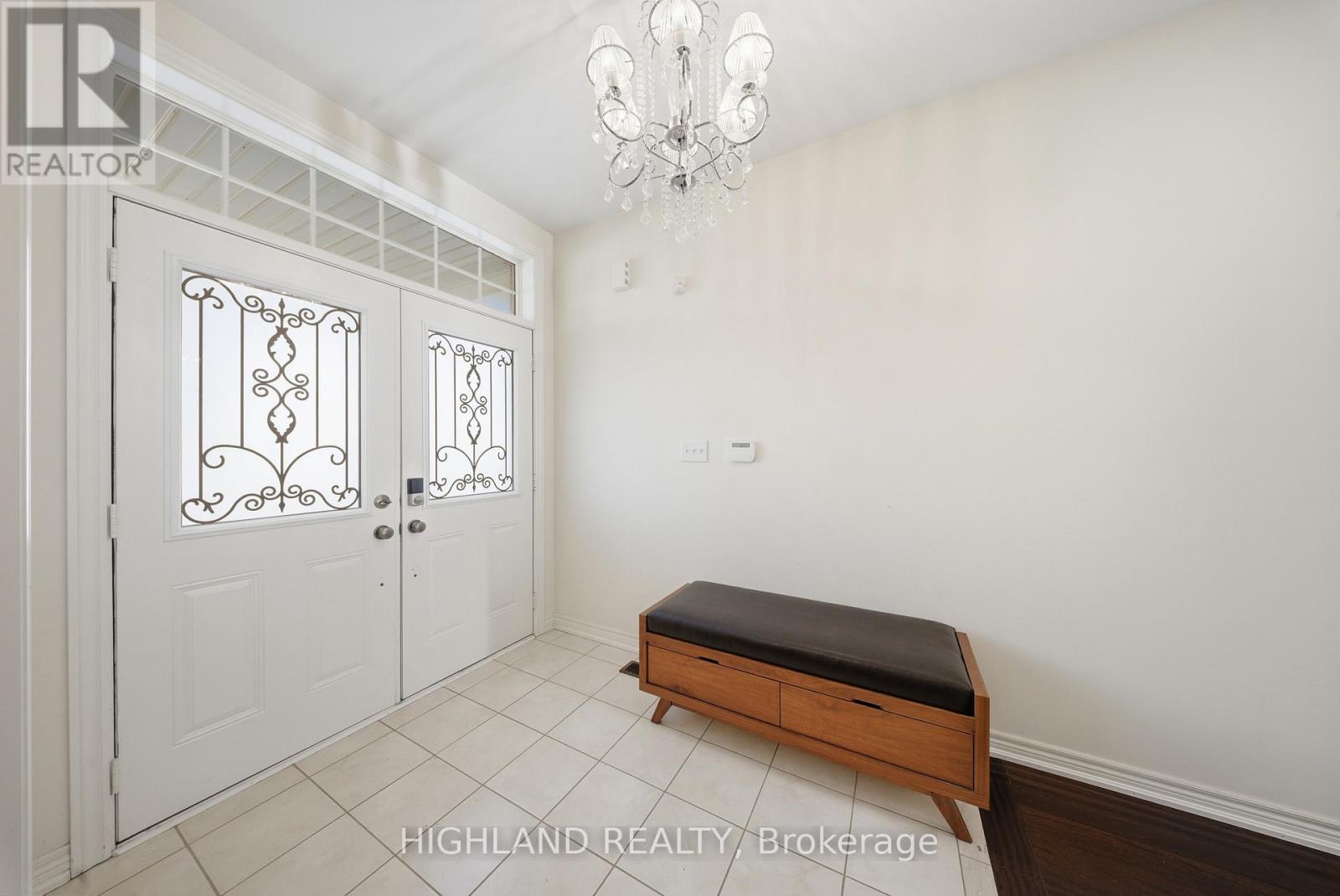 426 Hidden Trail, Oakville, Ontario  L6M 0N4 - Photo 3 - W12470552