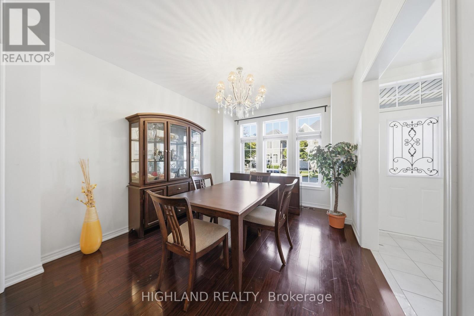 426 Hidden Trail, Oakville, Ontario  L6M 0N4 - Photo 5 - W12470552