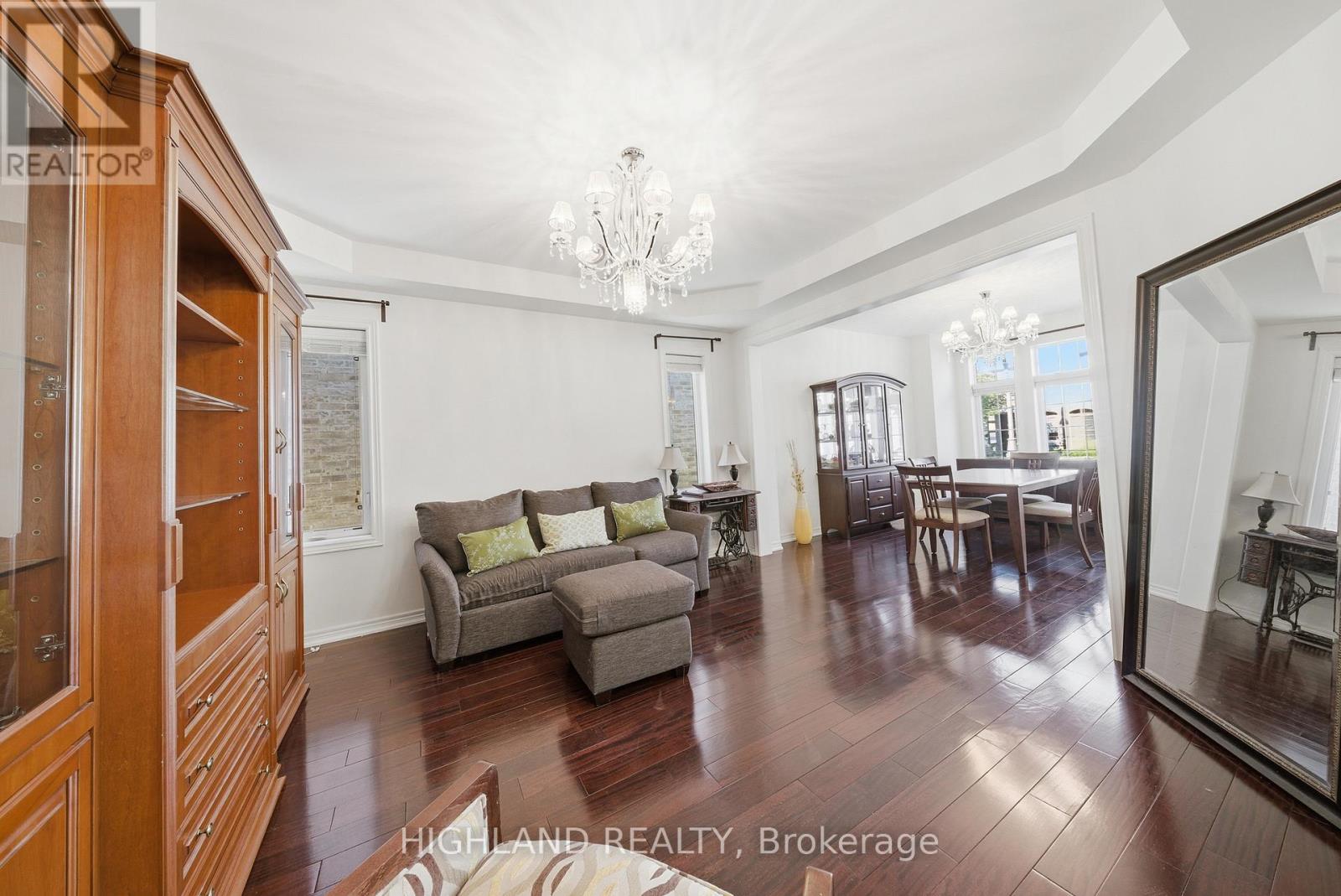 426 Hidden Trail, Oakville, Ontario  L6M 0N4 - Photo 7 - W12470552