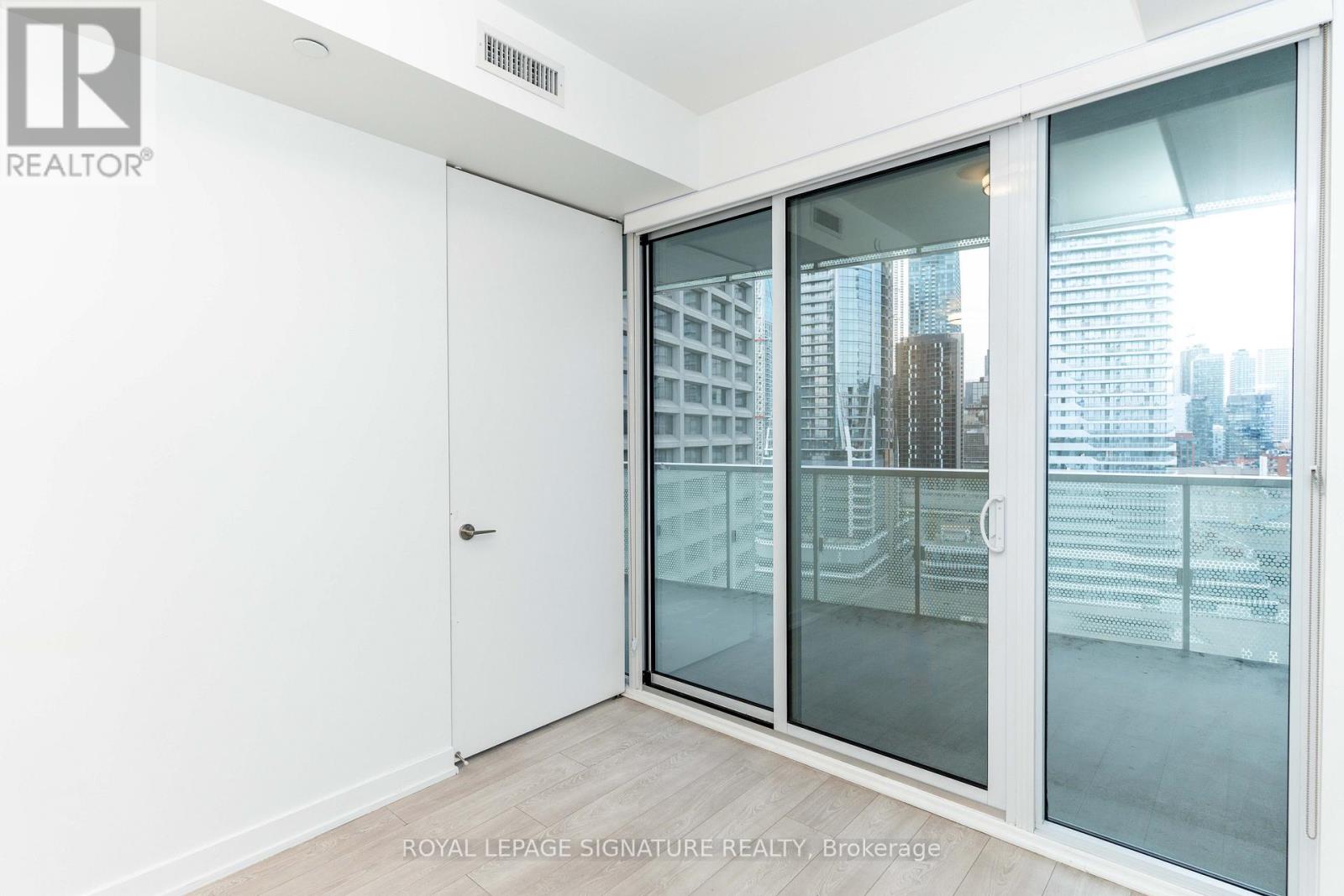 1708 - 15 Queens Quay E, Toronto, Ontario  M5E 0A5 - Photo 10 - C12467184