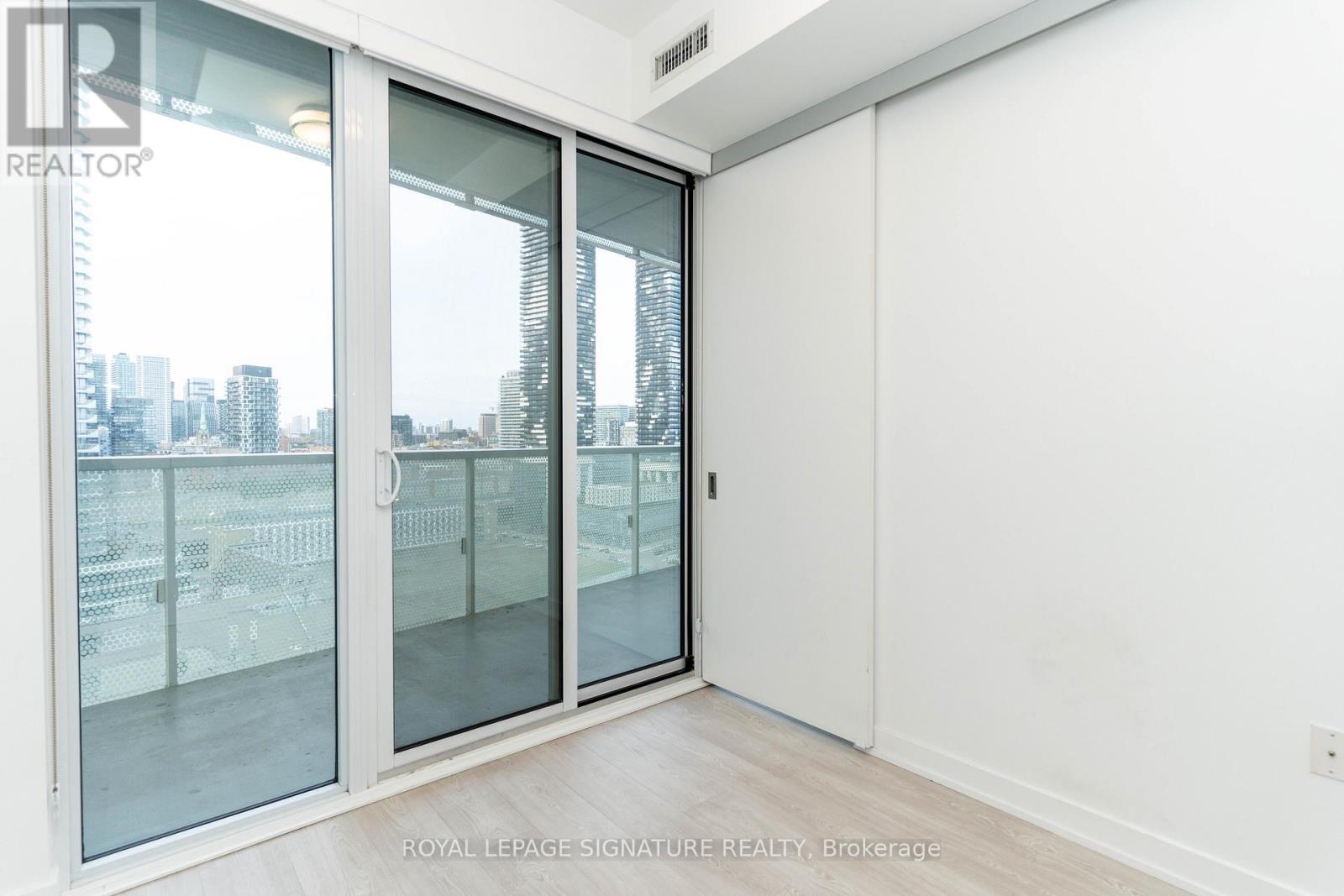 1708 - 15 Queens Quay E, Toronto, Ontario  M5E 0A5 - Photo 14 - C12467184