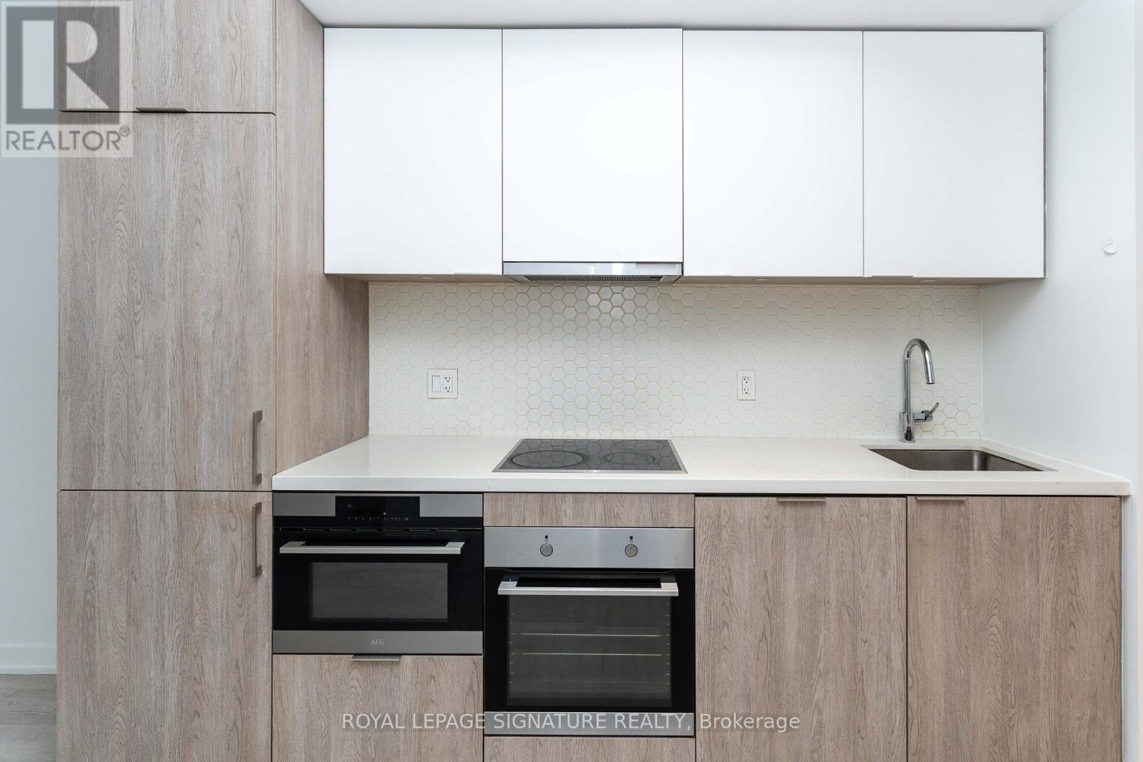 1708 - 15 Queens Quay E, Toronto, Ontario  M5E 0A5 - Photo 7 - C12467184