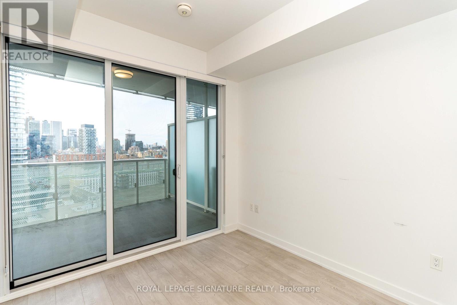 1708 - 15 Queens Quay E, Toronto, Ontario  M5E 0A5 - Photo 9 - C12467184