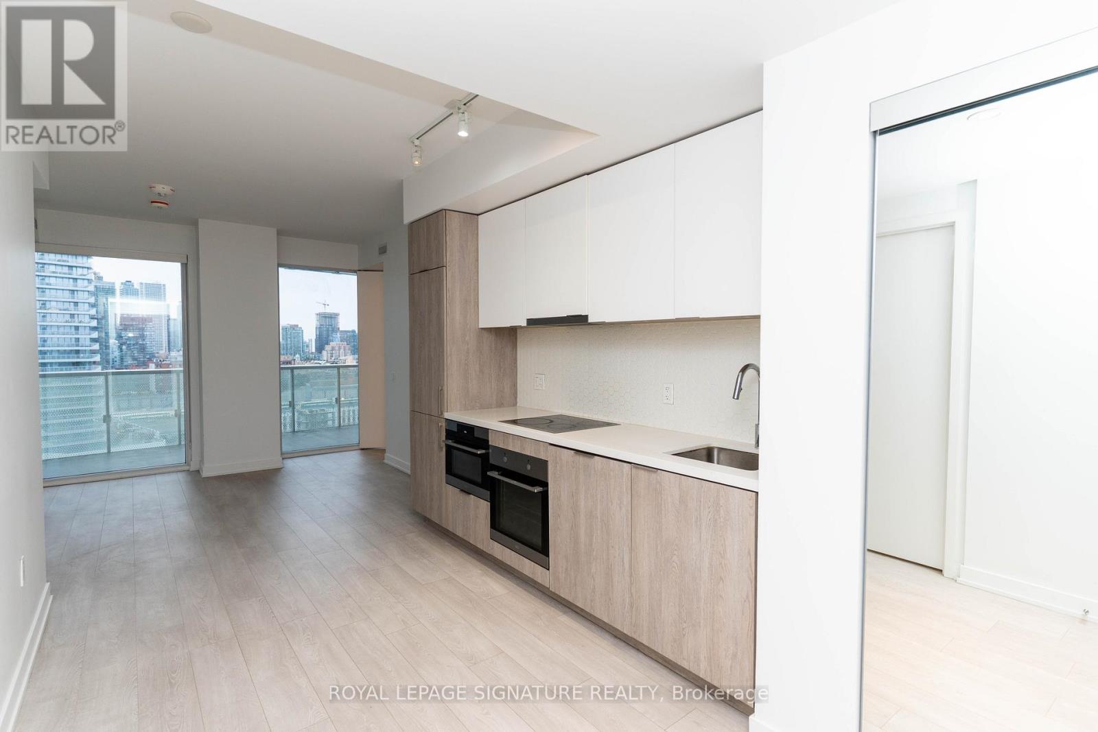 1708 - 15 Queens Quay E, Toronto, Ontario  M5E 0A5 - Photo 5 - C12467184