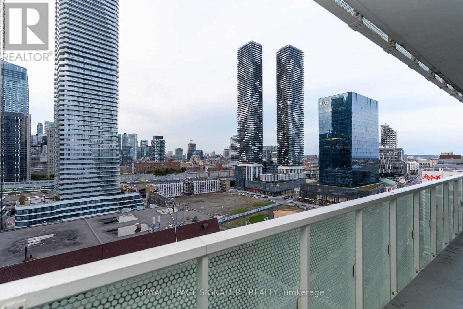 1708 - 15 Queens Quay E, Toronto, Ontario  M5E 0A5 - Photo 3 - C12467184