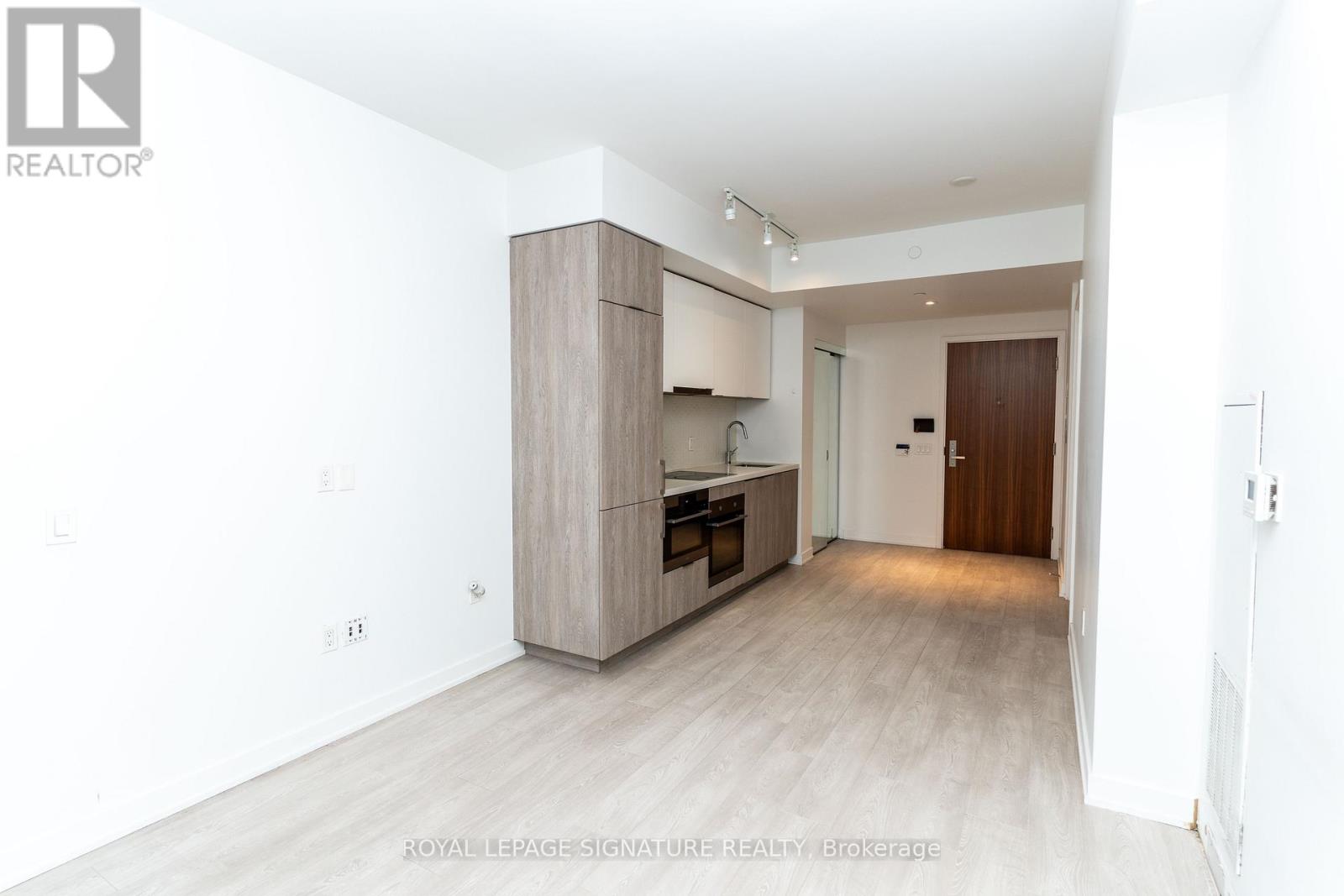 1708 - 15 Queens Quay E, Toronto, Ontario  M5E 0A5 - Photo 8 - C12467184