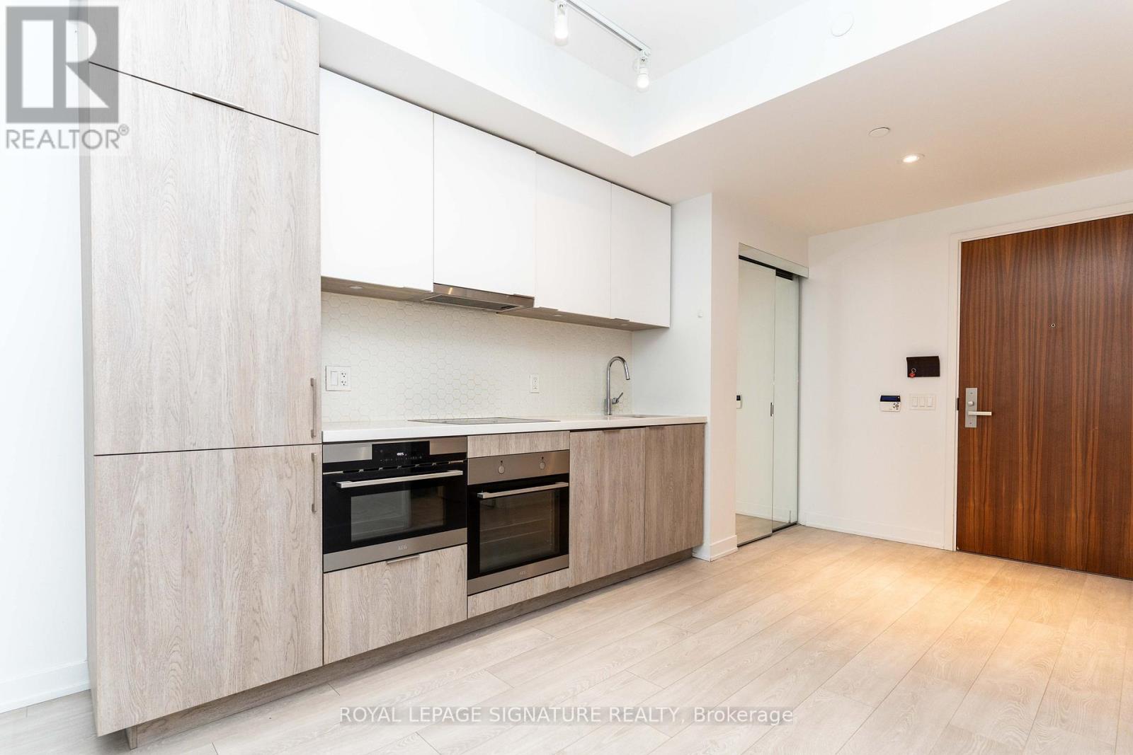 1708 - 15 Queens Quay E, Toronto, Ontario  M5E 0A5 - Photo 4 - C12467184