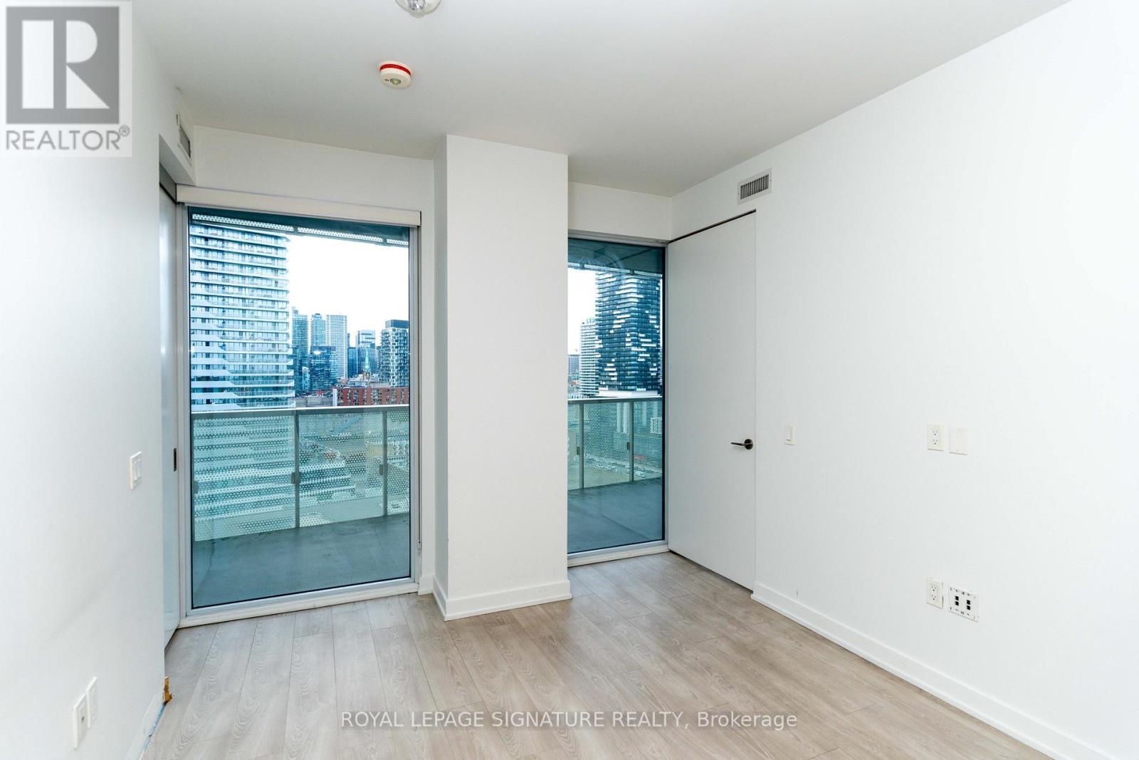 1708 - 15 Queens Quay E, Toronto, Ontario  M5E 0A5 - Photo 6 - C12467184
