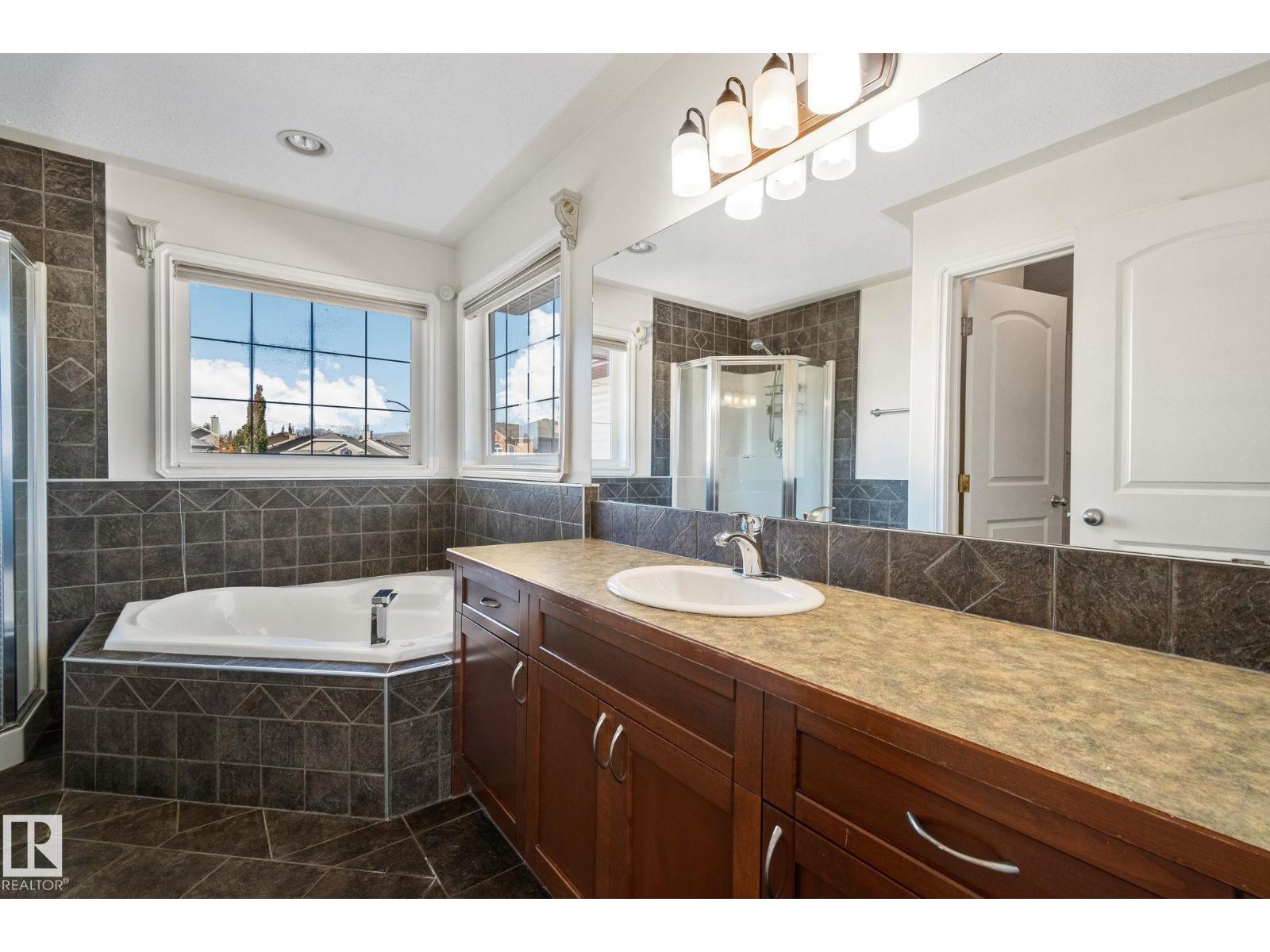 15211 44 St Nw, Edmonton, Alberta  T5Y 3C4 - Photo 35 - E4462724