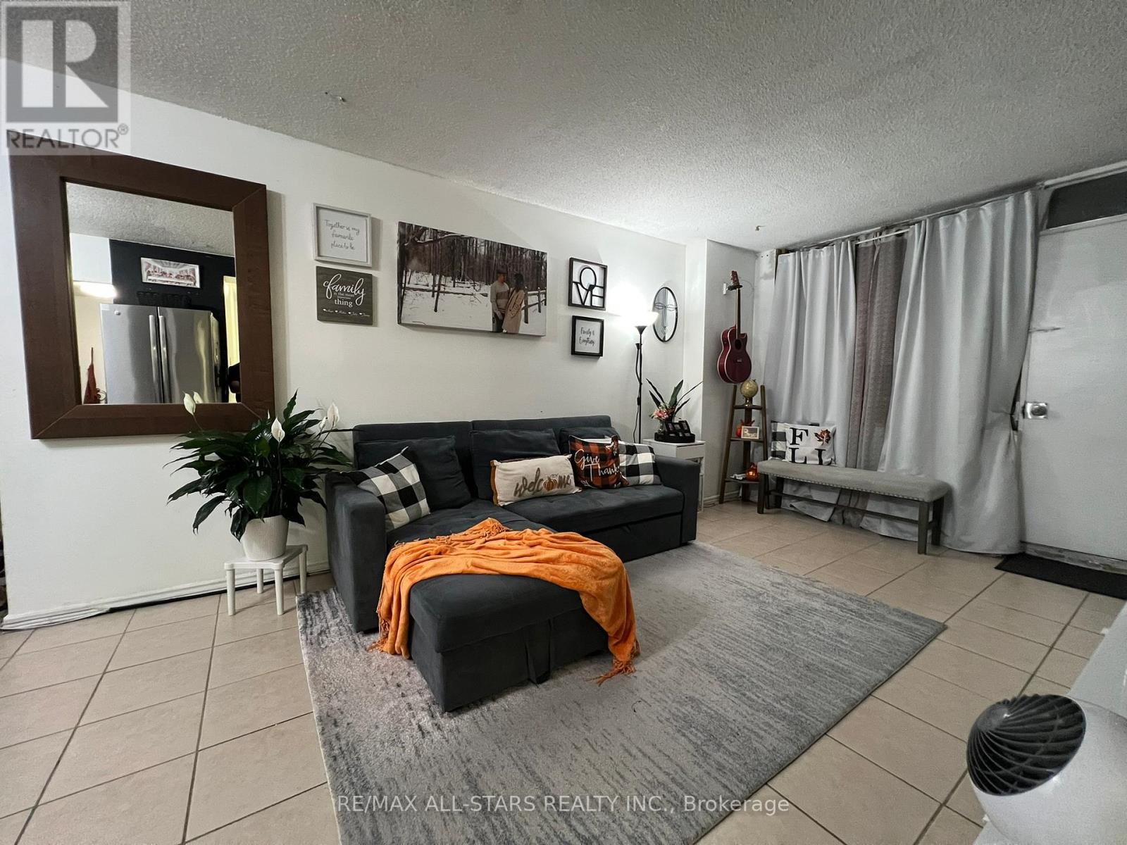 109 - 200 Lotherton Pathway, Toronto, Ontario  M6B 2G8 - Photo 12 - W12360096
