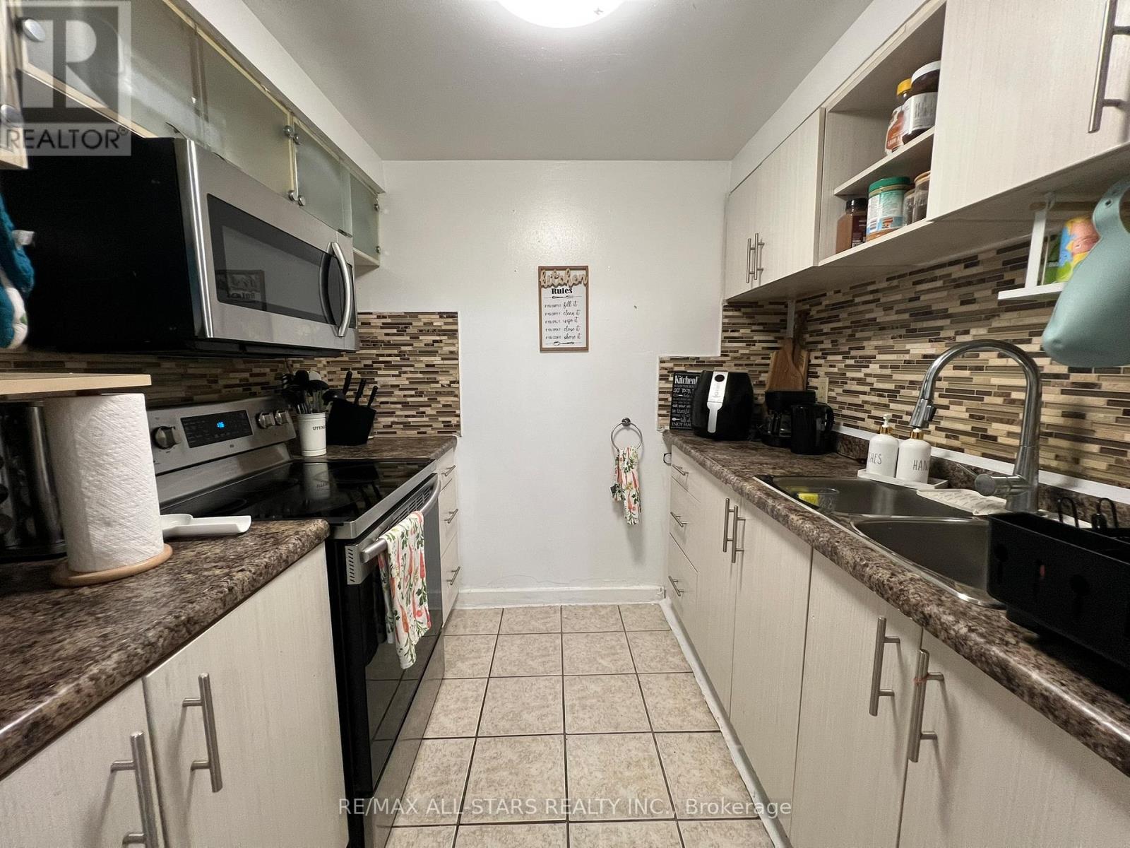 109 - 200 Lotherton Pathway, Toronto, Ontario  M6B 2G8 - Photo 15 - W12360096
