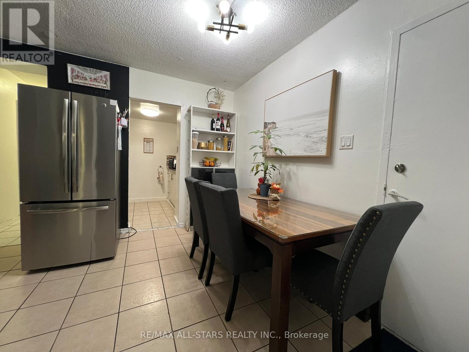 109 - 200 Lotherton Pathway, Toronto, Ontario  M6B 2G8 - Photo 16 - W12360096